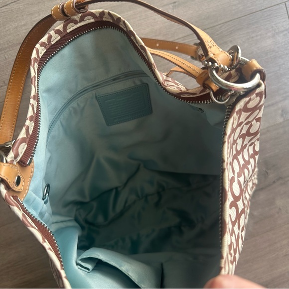 Coach Signature Coated Coated Canvis Bag Purse Model # J08626-13341 - Picture 3 of 7